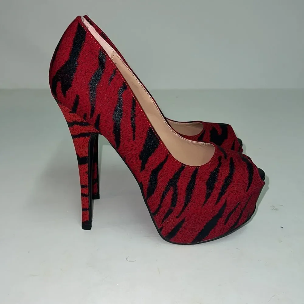 LILIANA Tiger Print peep toe platform stiletto heels,‎ size 8 D17